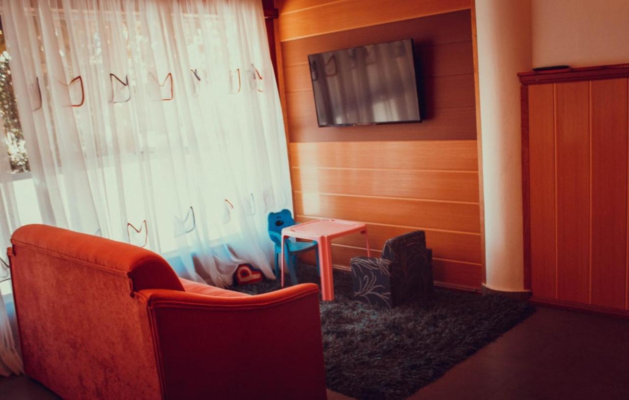 Hotel Tirol Treze Tílias Exteriör bild
