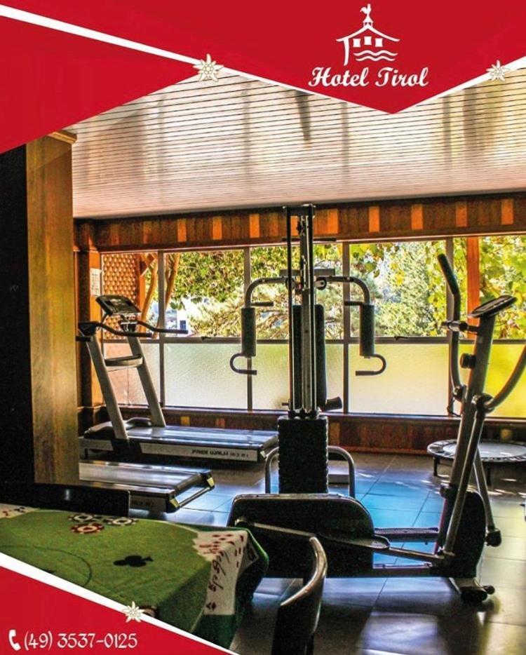 Hotel Tirol Treze Tílias Exteriör bild